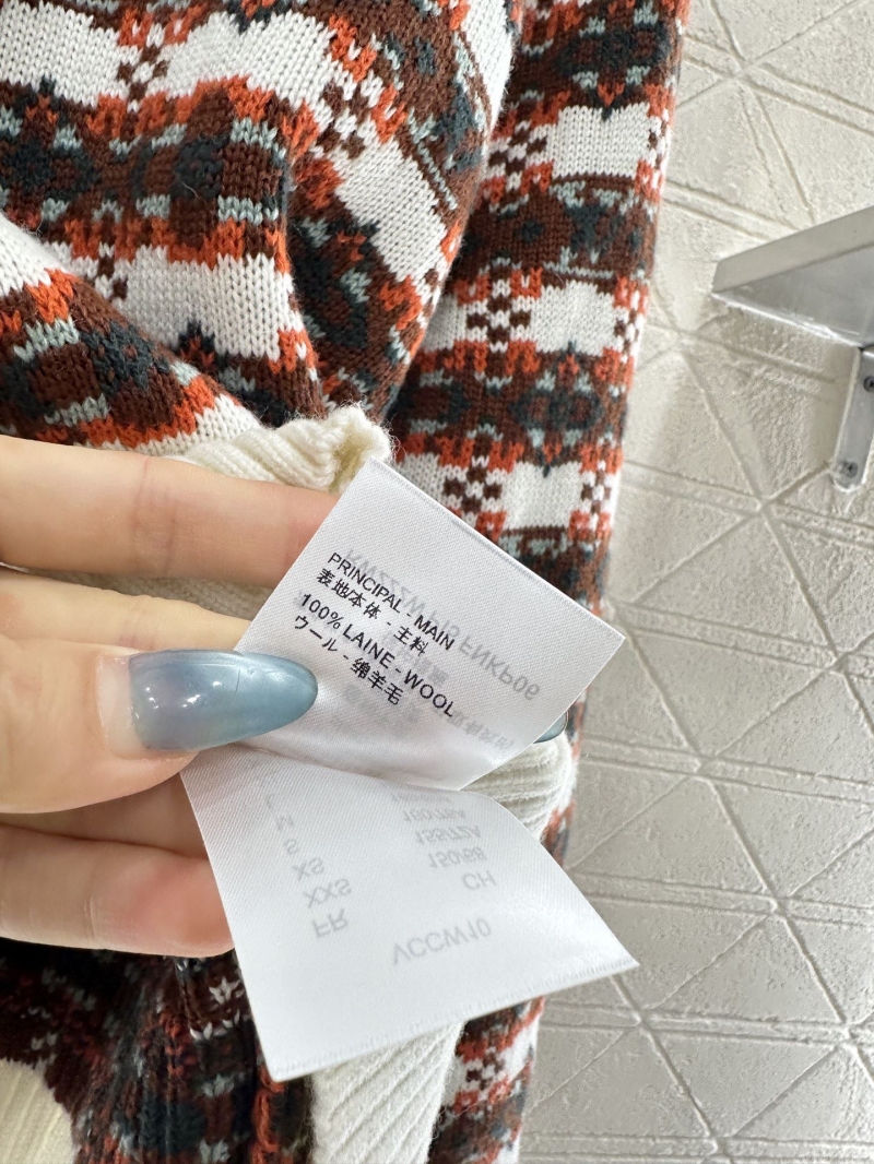 l0vis Vvtt0n sweaters